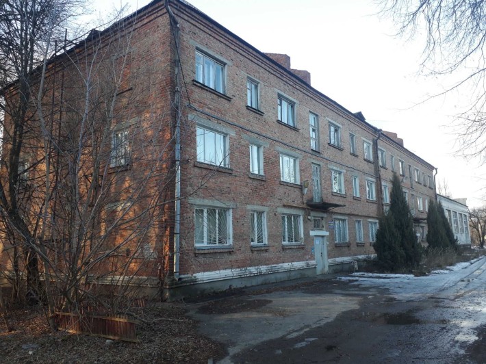 Будівля ( гуртожиток ), 1223,4 м2, 0,13 га, Шостка, Індустріальний 5 - фото 1