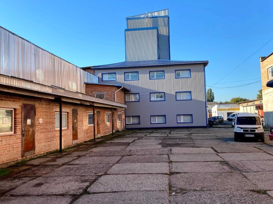 продаж Окрема будівля 960 кв.м. 3 поверхи, в Гречанах під Шв Цех то що Хмельницький