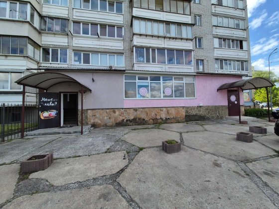 Комерційне приміщення, окремий вхід, фасад,  Бориспіль, біля центру. Бориспіль