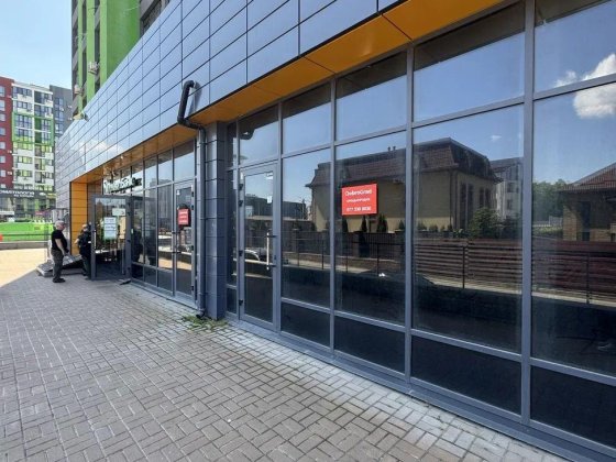 Продам цокольне комерційне приміщення, вул. Молодіжна, Вишневе. AK Вишневое