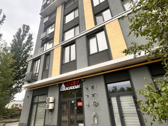 Продається фасадний офіс з ремонтом, Вишневе Вишневое