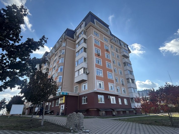 Комерція в центрі Бучі! Прохідне місце! - фото 1