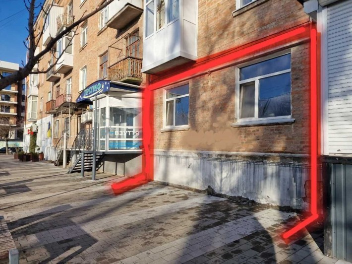 Продається приміщення в центрі міста  площею 53,5 кв.м - фото 1