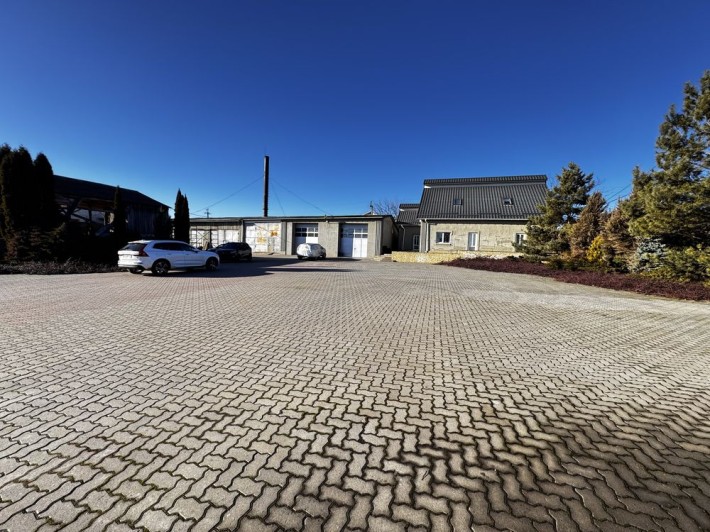 Продаж майновий комплекс 70 соток приміщення 800 кв.м - фото 1