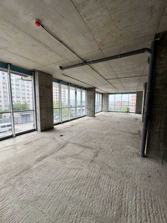 Продаж комерційного приміщення в центральній частині району Озерна. - фото 1