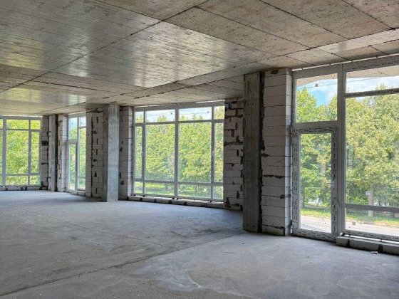 Ідеальний простір для бізнесу: офісний центр з панорамними вікнами Хмельницький