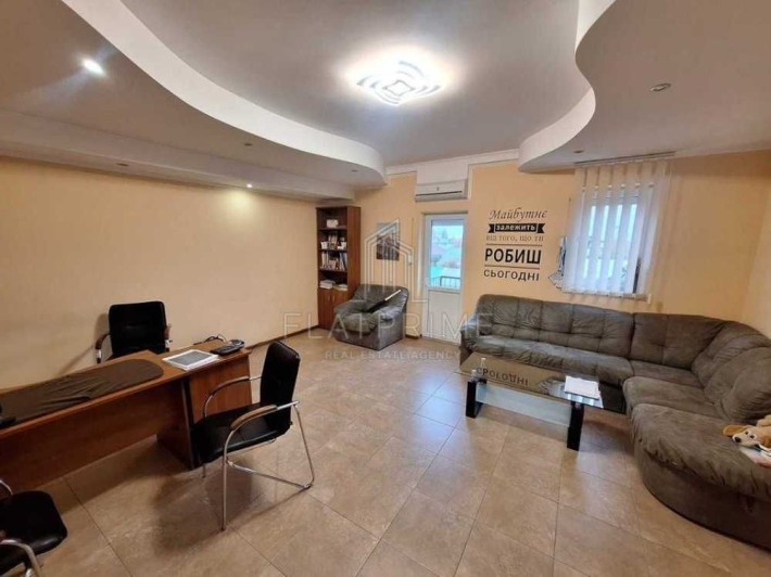 Продаж окрема будівля,Офісно-складського комплексу 585м2, Вишневе Без% - фото 1