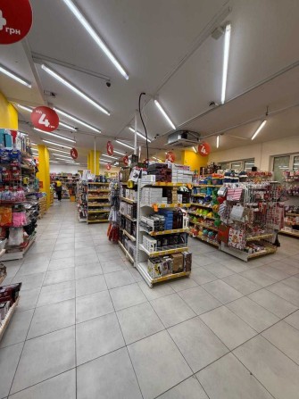 Продаж фасадного приміщення з орендарем в м.Бровари - фото 1