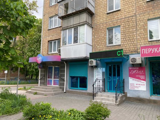 Продаж фасадного комерційного приміщення з орендарем, 45 м², Бровари Бровари
