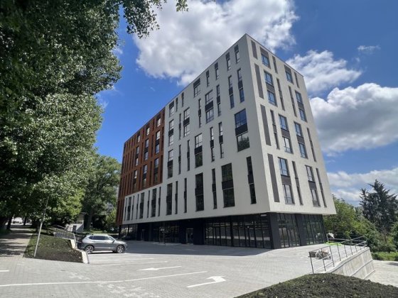 Продам офіс в бізнес центрі Хмельницький