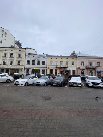 Комерція в центрі. Біля Ратуші. - фото 1