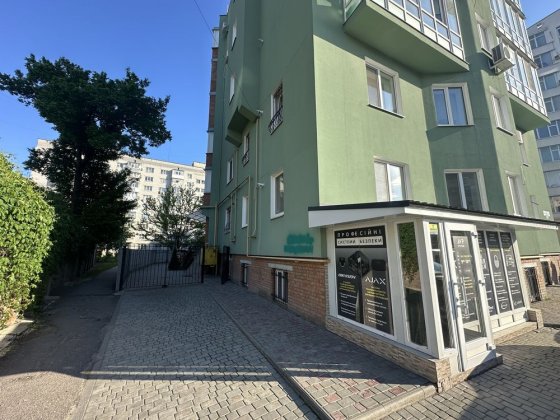 Продаж приміщення в новобудові з окремим входом центр міста 85 метрів Кременчуг