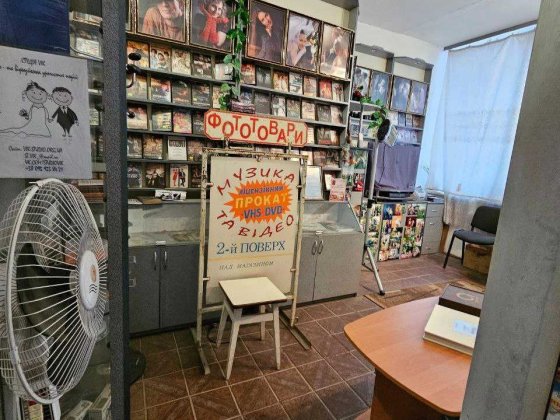 Комерція навпроти Велесу 2пов 12м2 Ивано-Франковск