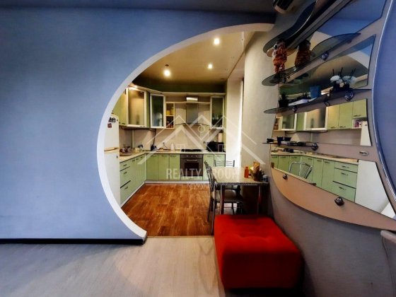 Продаж 2к "Сталінки " 54 кв. м на просп. Університетський Кривий Ріг