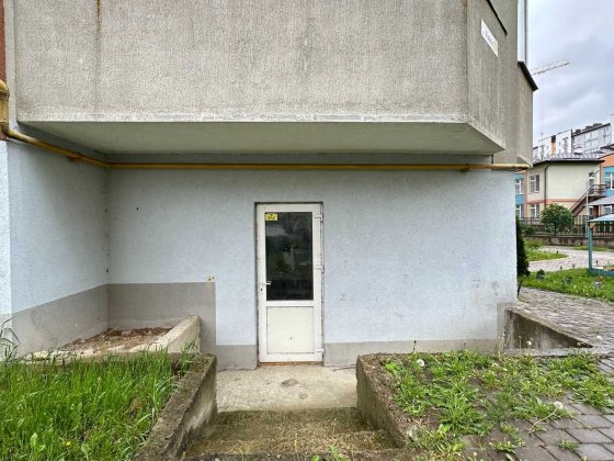 Продаю нежитлове приміщення за вигідною ціною Івано-Франківськ