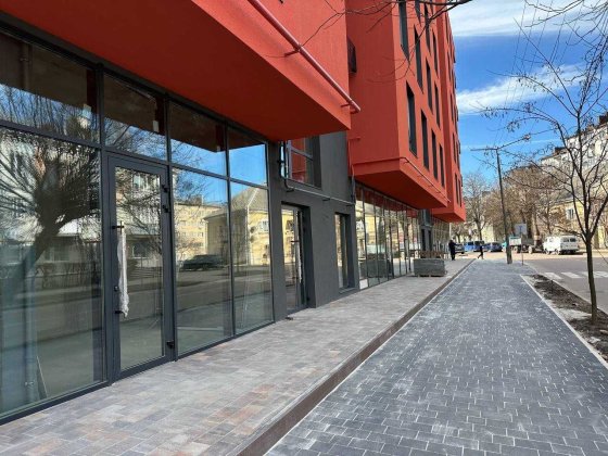 Фасадна комерція 1 пов. центральна проїздна частина Івано-Франківська Івано-Франківськ