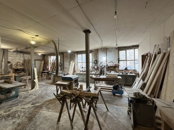 Приміщення в центрі міста вул.Соборна 2 поверхи (425 м кв) Кременчуг