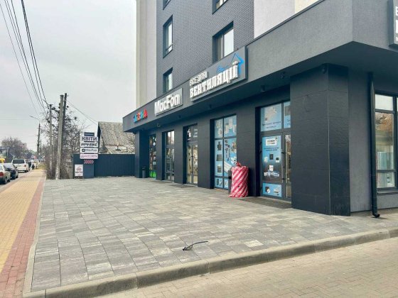 Фасадне комерційне приміщення, вулиця Соборна, надійний орендар. Ирпень