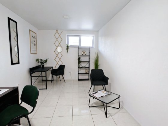 Офіс 20 м² з власною стоянкою нежитловий фонд цоколь комерційне приміщ Ірпінь