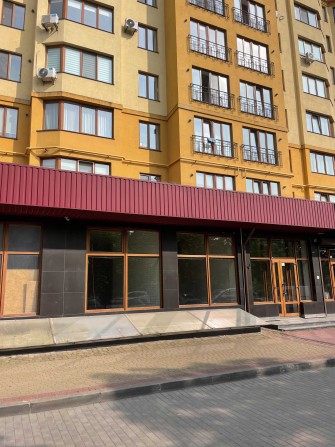 Комерційне приміщення 156 м² у центрі Луцька — фасад, готове до роботи - фото 1