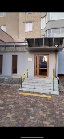 Продаж комерційного приміщення біля РАЦС - фото 1