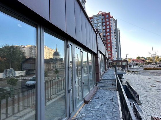 Продам комерційне приміщення в  центрі міста Галицька-Набережна Ивано-Франковск