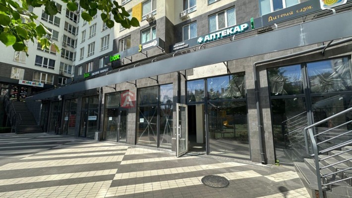 Продаж комерційного приміщення 1000 м2. Ірпінь. - фото 1