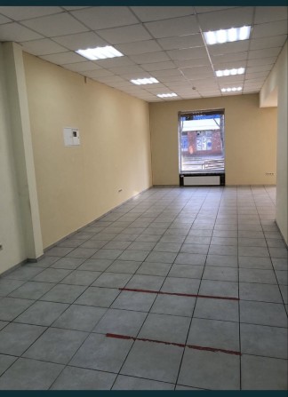 Продам приміщення по червоній лінії на першій дільниці - фото 1