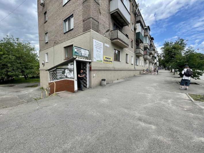Продам магазин на ЮГОКе, проспект Южный 3. Хорошее место - фото 1