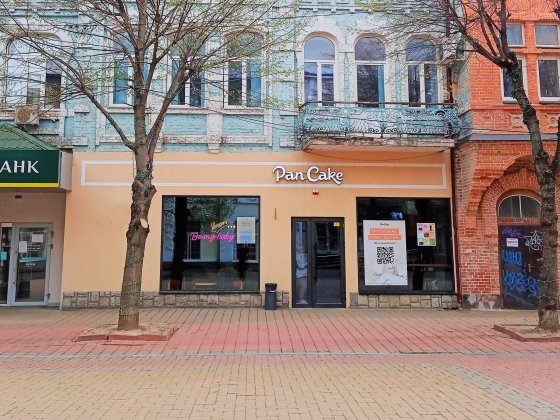 Центр Міста. Червона Лінія. Фасадний вхід. Високий пішохідний трафік. Полтава