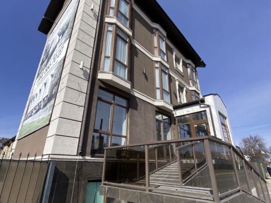 Продаж комерційного приміщення вул. Соборна 81а, на два входи ФАСАД Ірпінь