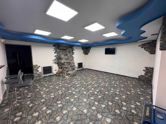 Комерційне приміщення 134 м² — Поділ, прохідне місце біля зупинки Полтава