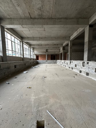 Продається фасадне приміщення з басейном в центральній частині Ірпеня - фото 1