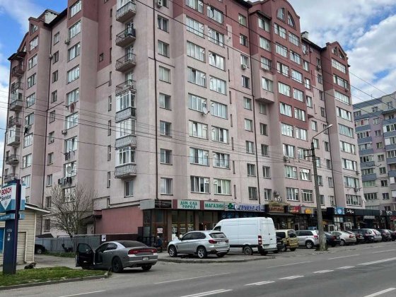 Напівцокольне комерційне приміщення вул. Симоненка Ивано-Франковск