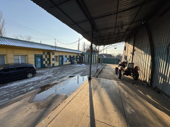 Продам базу, скдад з рампою, офіс, асфальтована територія, огорожа. Кривий Ріг