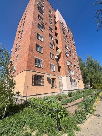 Продаж приміщення на першому поверсі на Оксанченка - фото 1