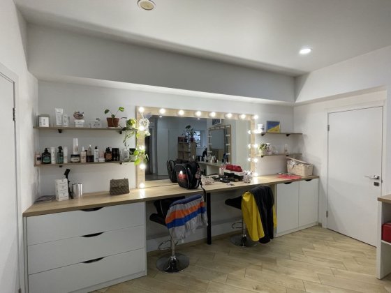 Продам готове приміщення під салон краси з ремонтом та меблями.Торг Є Ирпень