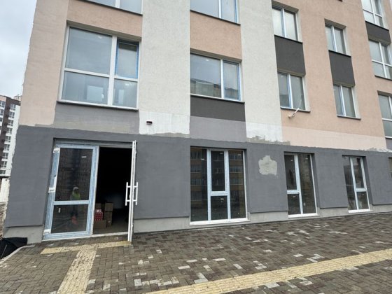 Продаж фасадного комерційного приміщення по Соборній ( Ювілейний) Ровно