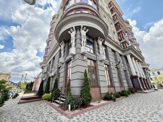 Продаж комерційного приміщення в центрі по вул. Бандери Івано-Франківськ