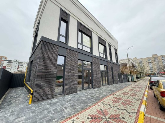 Продам приміщення в центрі Ірпеня. Вихід на центральну площу міста Ірпінь