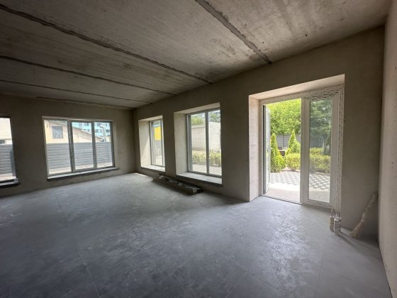 Комерція центр напроти ліцею номер 2 173 м2, частковий ремонт Ірпінь