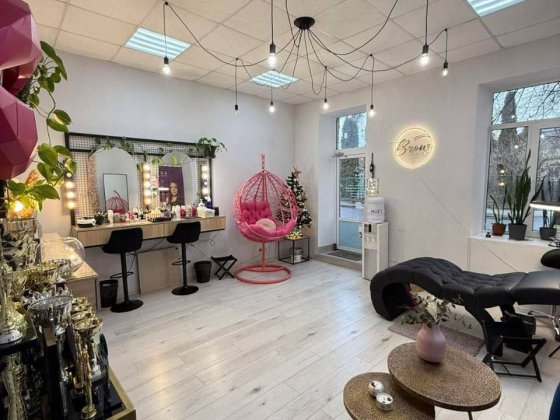 Продам діючий бізнес у топовій локації – центр міста! Рівне