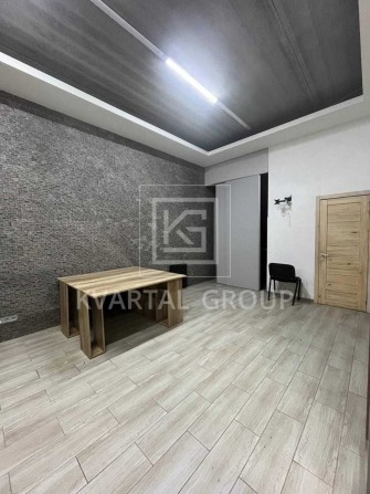 Комерція в обжитому районі. Центральний парк - фото 1