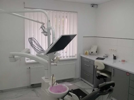 Продається діючий стоматкабінет в центрі Івано-Франківськ