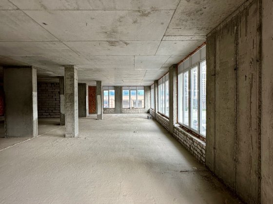 Продам фасадне приміщення поруч з Центральним парком Ірпінь