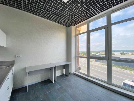 Комерційне фасадне приміщення з готовим ремонтом при в'їзді в Ірпінь Ирпень