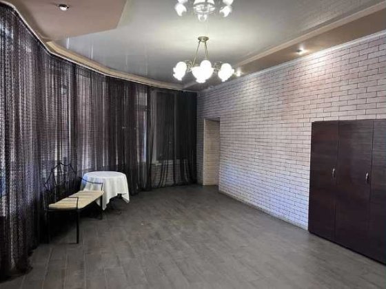 Продається комерційне приміщення з діючим бізнесом! Ровно