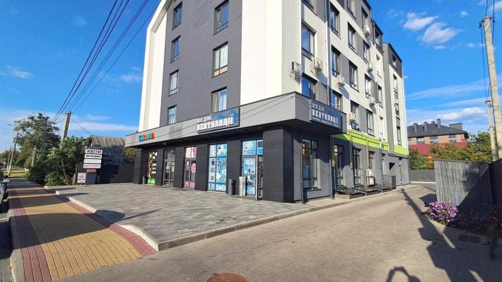 Продам  комерційне приміщення (фасад) в ЦЕНТРІ МІСТА - фото 1
