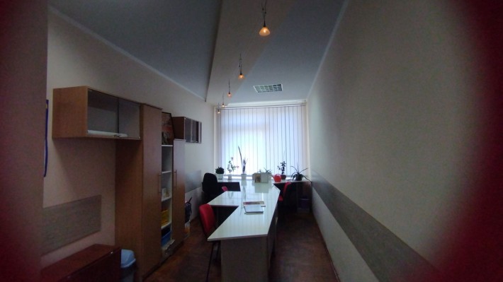 Продається офісне приміщення в центрі міста, 3 кабінети - фото 1