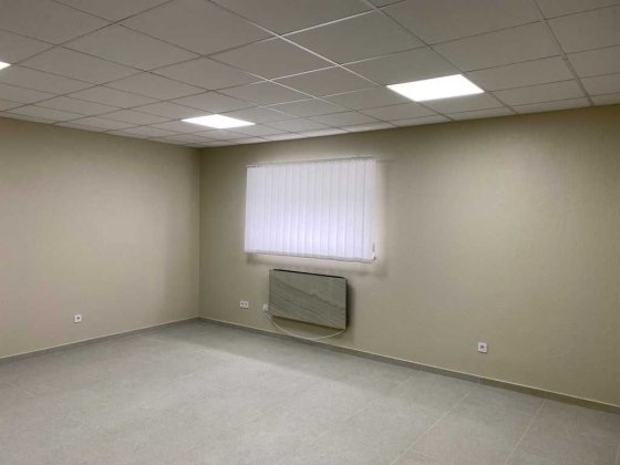 Продам офісні приміщення від 72.6 кв.м. Рівне